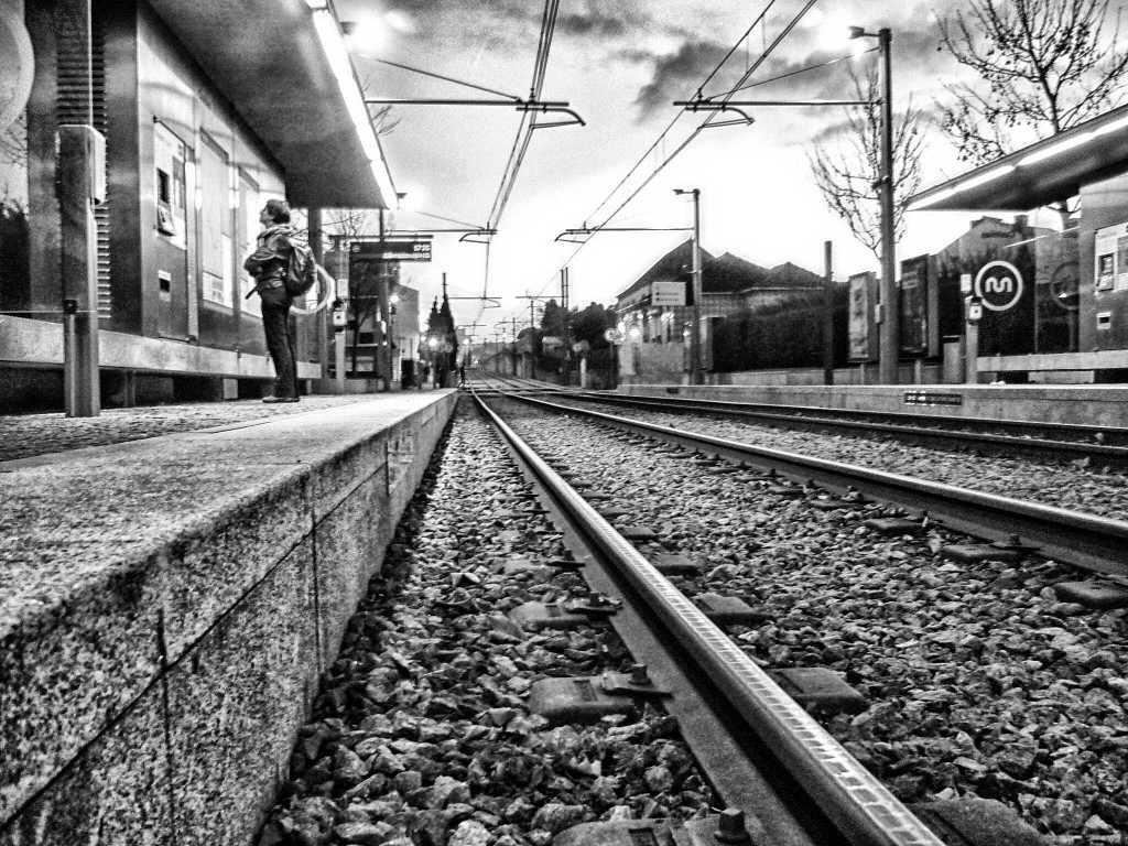 Porto railway at night